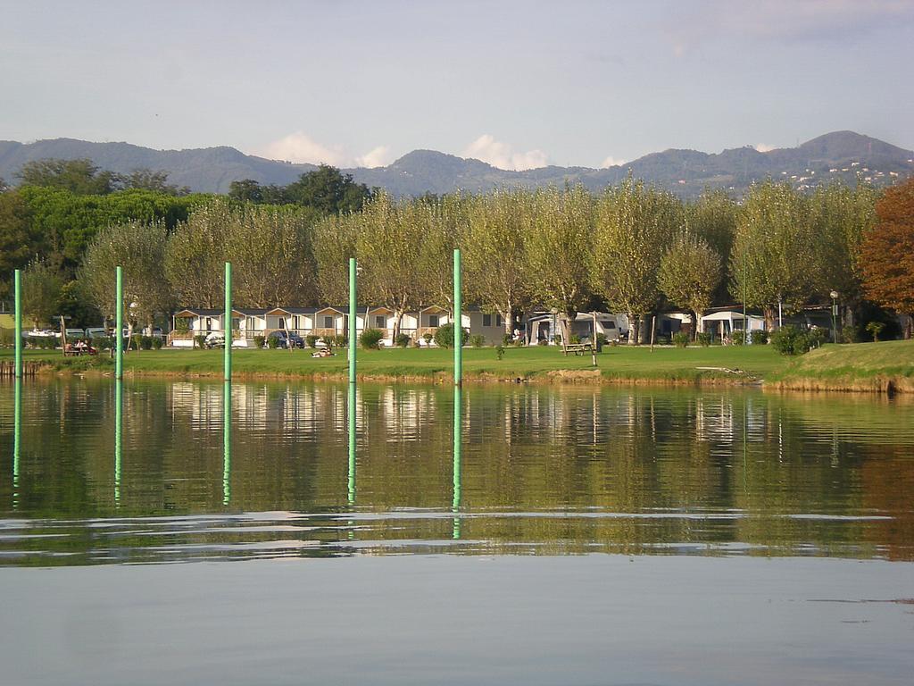 Iron Gate Marina3B Hotel Sarzana Exterior photo